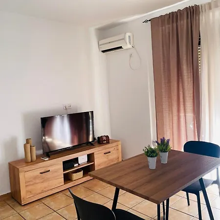 Apartment Dona Berenguela 16 *